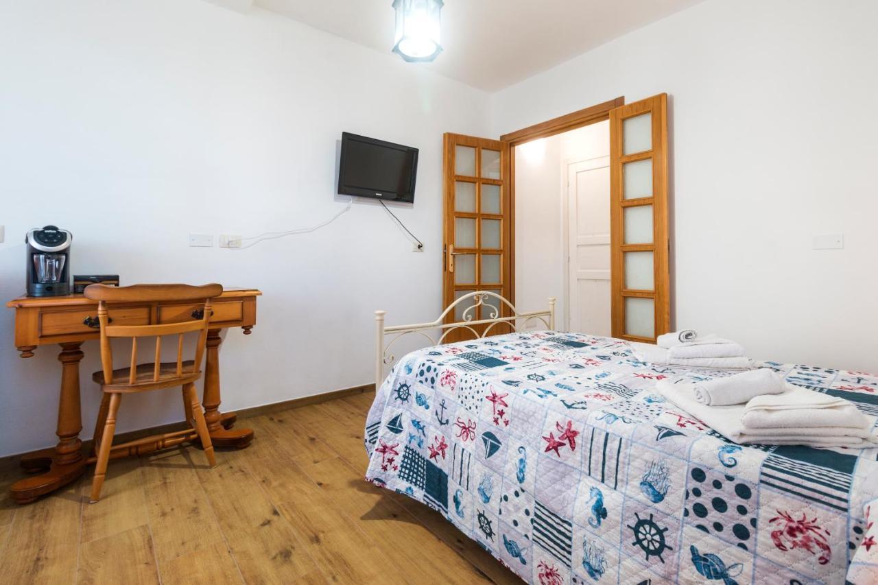 Camera Con Bagno Villa Isabel Cala Gonone Eksteriør bilde